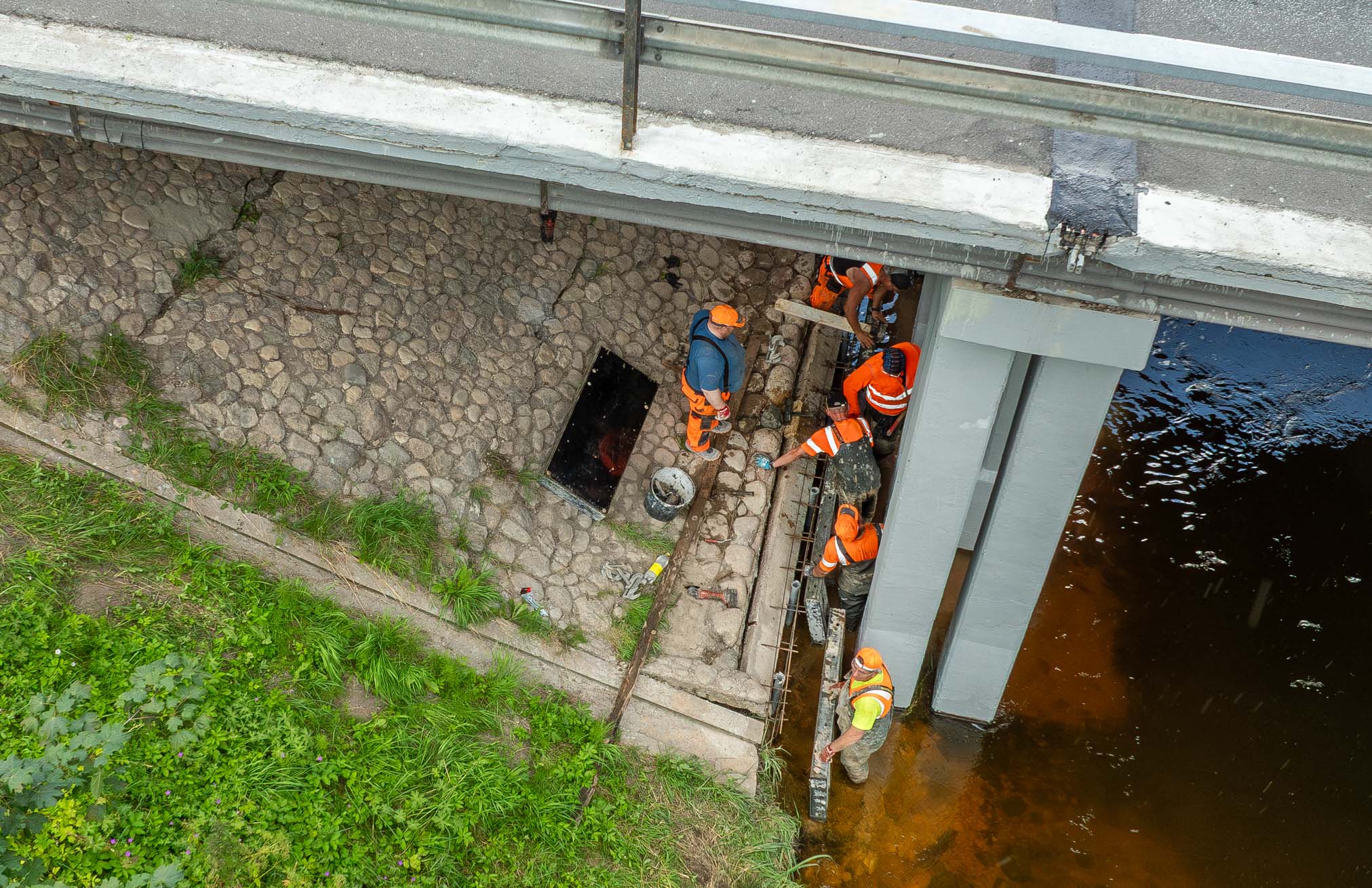 FOTOD Linnast välja viiv sild sai uuenduskuuri